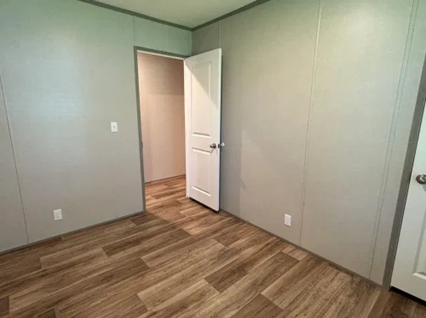 3052 N Gary St #18, New Castle, IN 47362