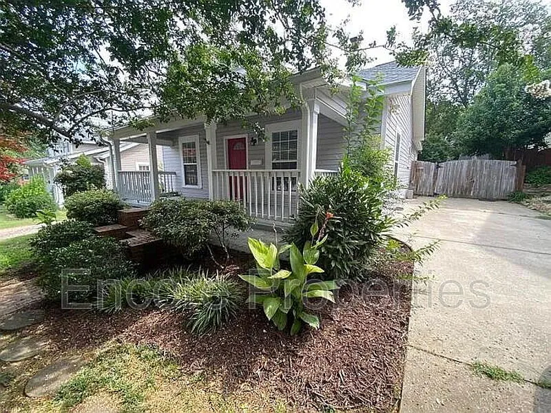 1006 Parker St
