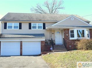 29 Warwick Rd, Edison, NJ 08820