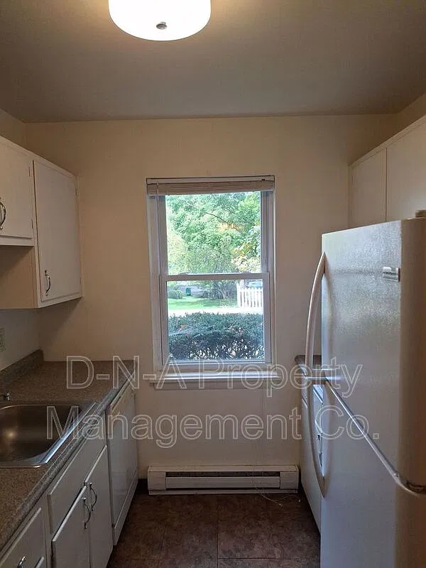 2 bed, 1.5 bath, 600 sqft, $1,550 — Photo 4