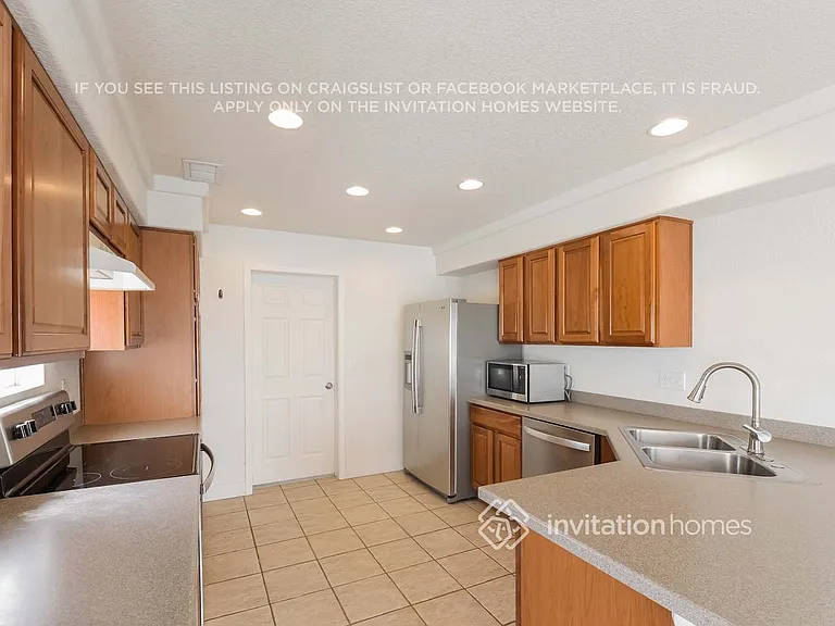 4820 Flanders Way — Photo 7