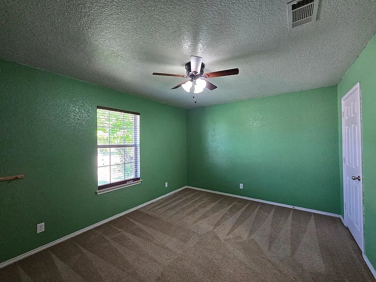 3802 Captain Dr — Photo 20