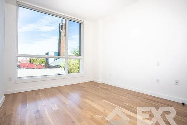 Rented by EXR | media 3