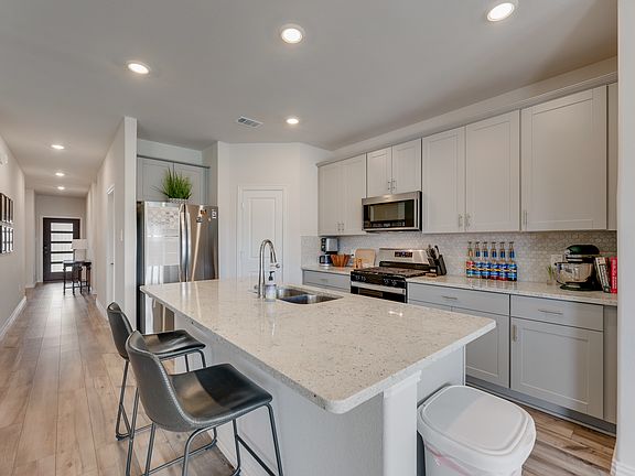 4th image of 2373 Aspen Hill Dr