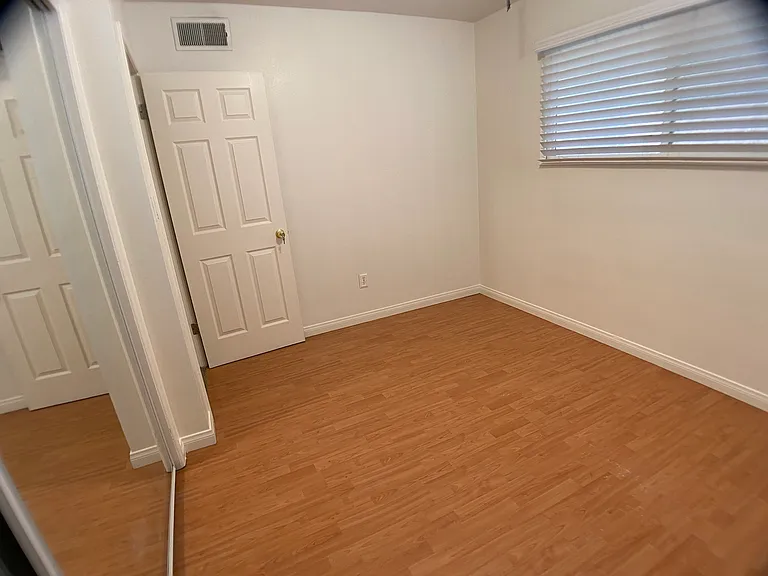 3655 Mount Vernon Ave — Photo 11