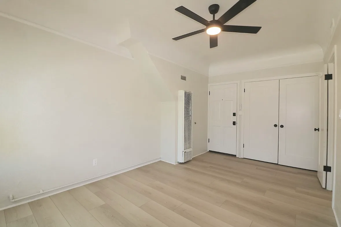 Studio, 350 sqft, $1,695 — Photo 1
