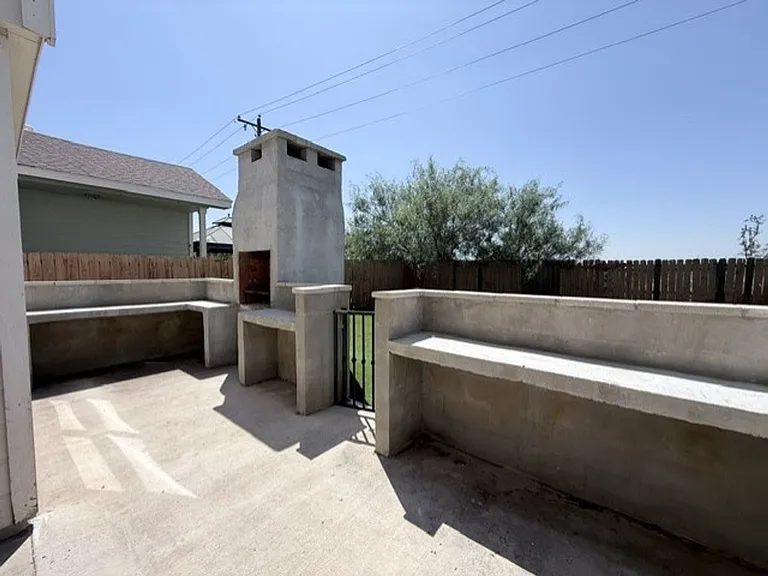 17525 Rock Port Rd — Photo 30