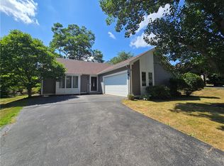 9 Hepatica Ln, West Henrietta, NY 14586