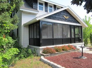 815 Norbert St NW, Grand Rapids, MI 49504