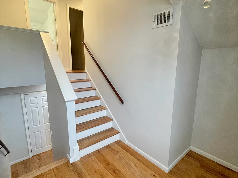15 Marion St #E2 — Photo 14