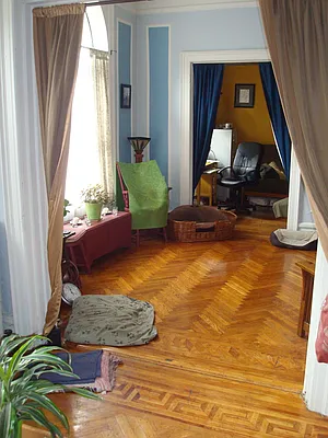 Rented by Metropolitan Equities | media 21