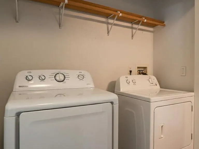 380 E Topaz Ave — Photo 6