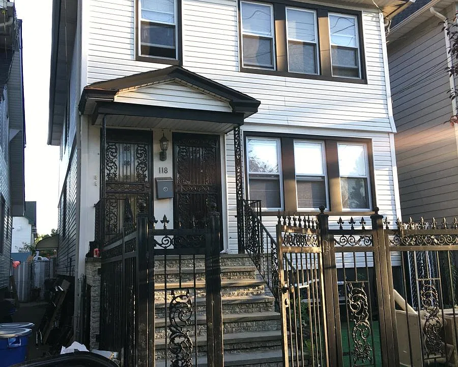 118 Dixon Ave #2