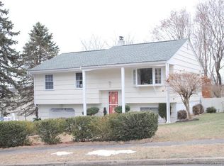 43 Lois St, Norwalk, CT 06851