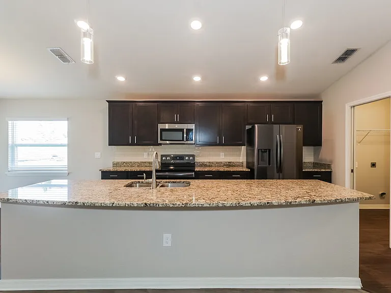 6784 Hanworth Ln — Photo 7