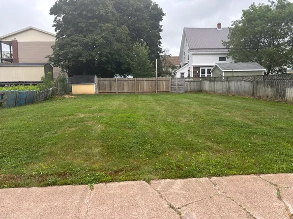 38 Valley St, Charlottetown, PE C1A 4J1