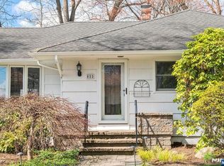 833 Koman Dr, Paramus, NJ