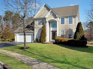121 Thicket Ct, Toms River, NJ 08755