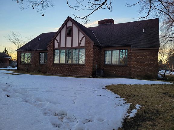 2nd image of 601 Island View Dr