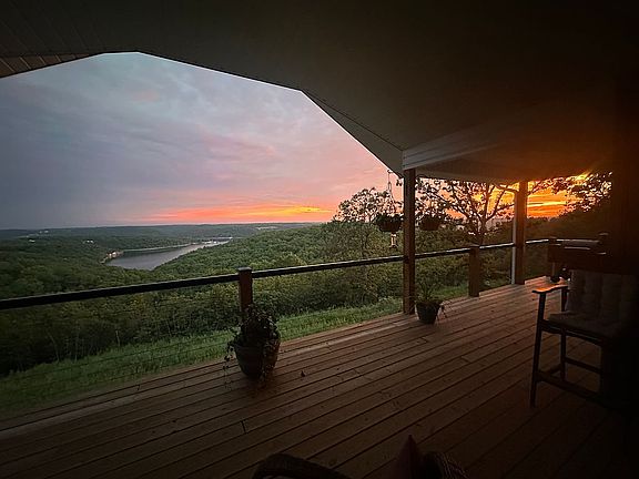 3rd image of 298 Peach Ln