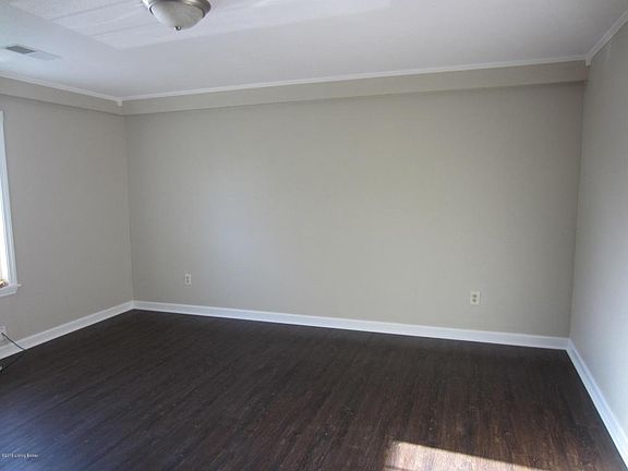 5th image of 82 Hazel Lawn Dr
