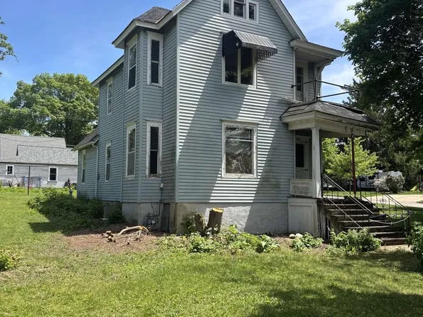 221 S 4th Street, Mount Horeb, WI 53572