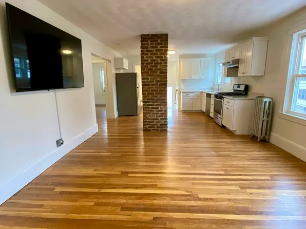 183 Hillside St #1, Boston, MA 02120