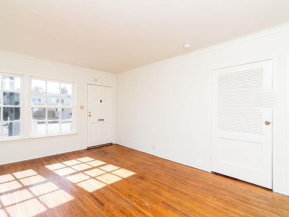3rd image of 5801 San Vicente Blvd