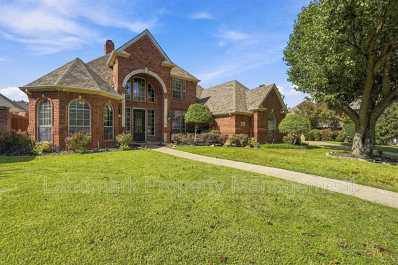 4 bed, 4.0 bath, 3597 sqft, $4,000 — Photo 3