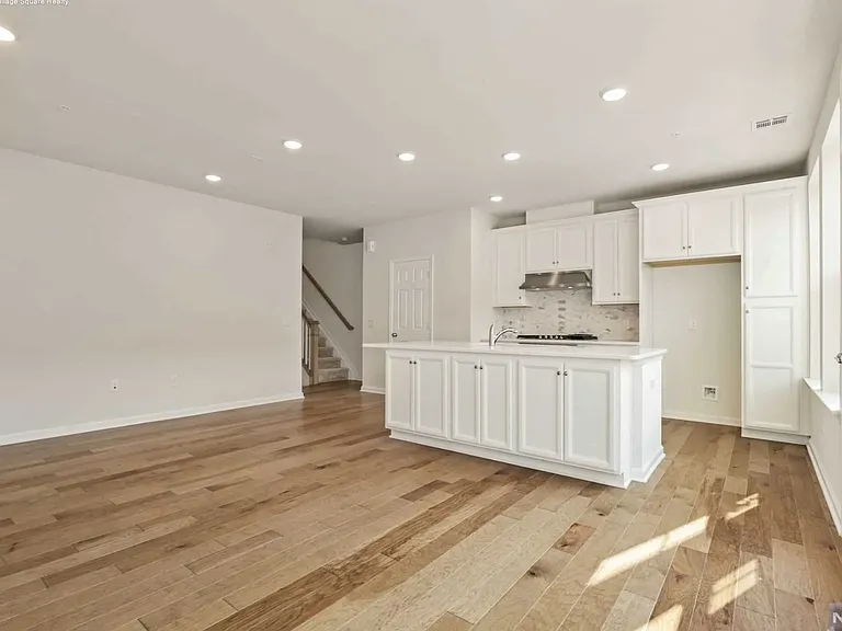 7 Leahy Dr — Photo 16