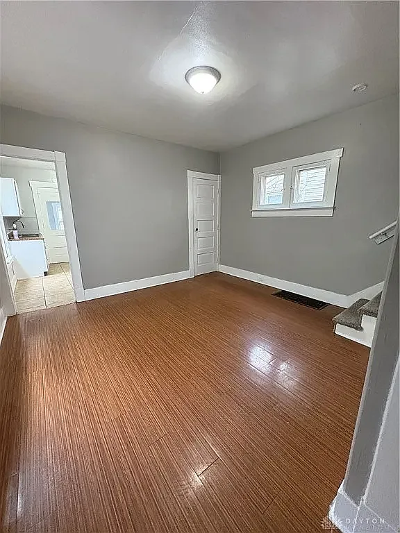 3 bed, 1204 sqft, $1,300 — Photo 2