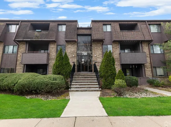 734 Woodmill Dr, Cranbury, NJ 08512