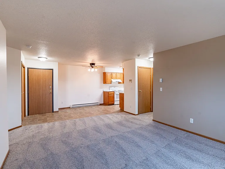 Fargo, ND Brownstone Apartments | 22A | Living
