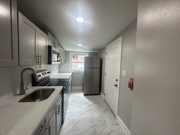 806 N 64th St — Photo 12