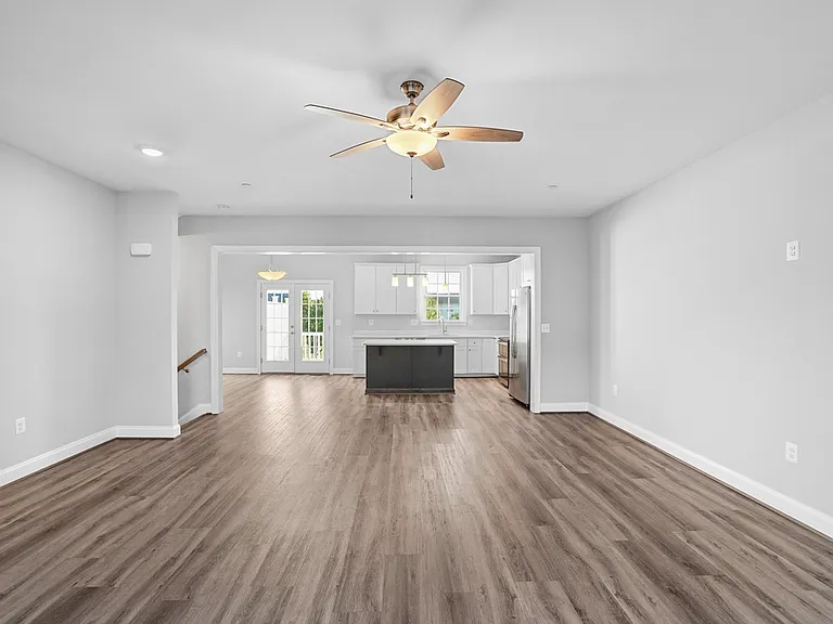 981 Rye Dr — Photo 4