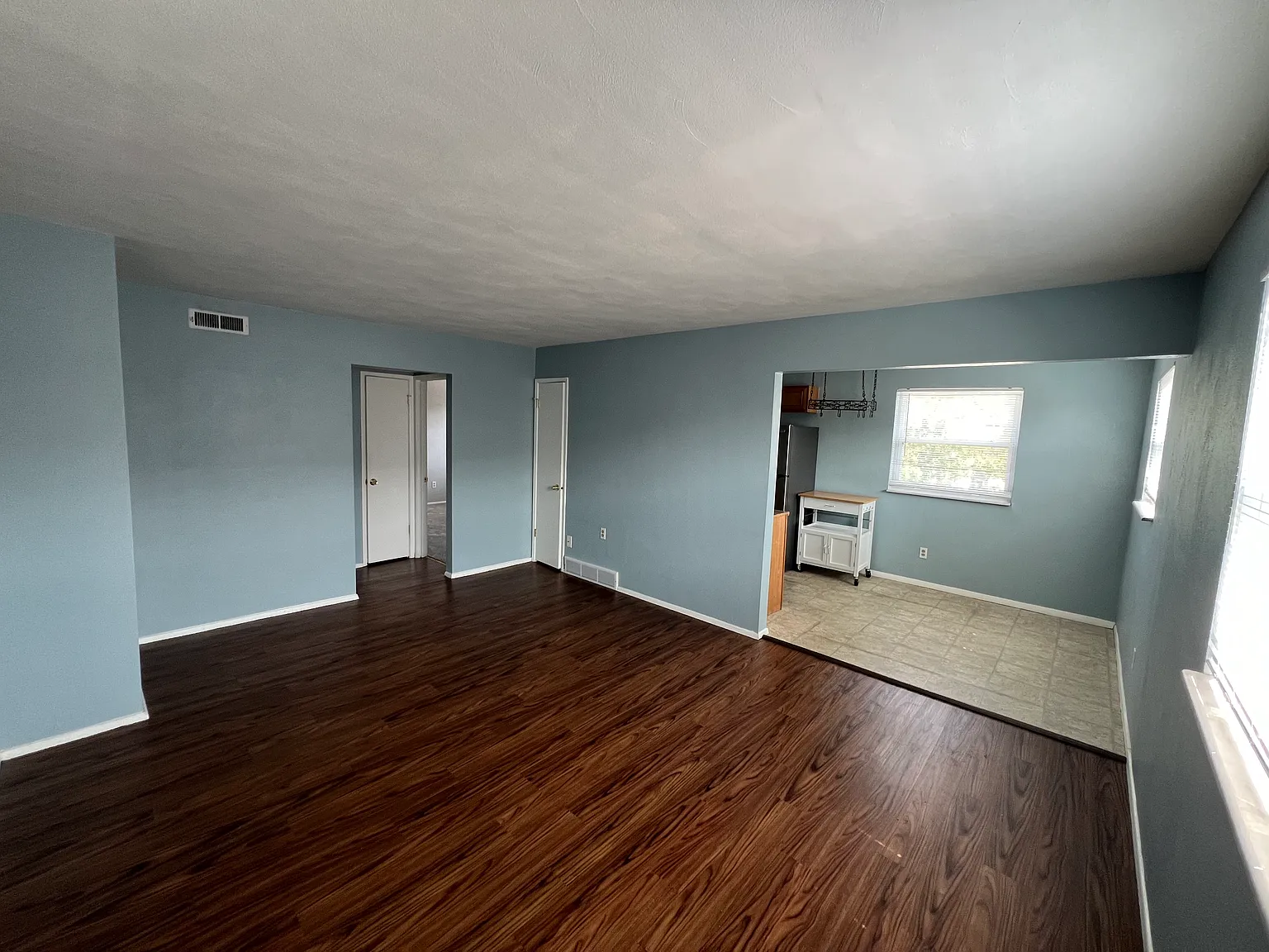 2 bed, 832 sqft, $1,000 — Photo 2
