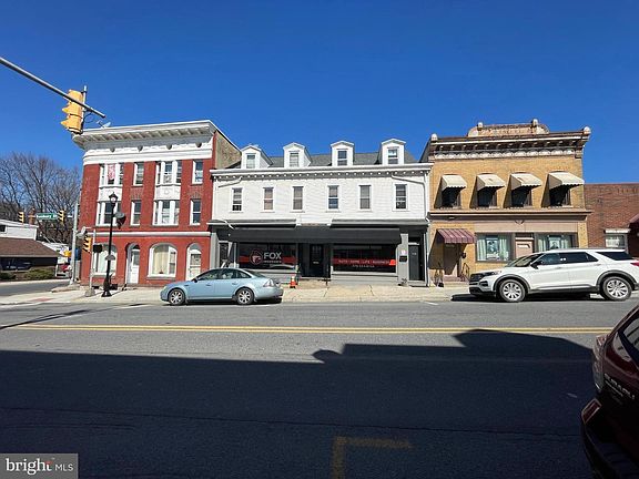 2nd image of 340 Sunbury St