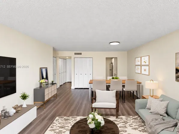 10400 SW 108th Ave APT A211, Miami, FL 33176