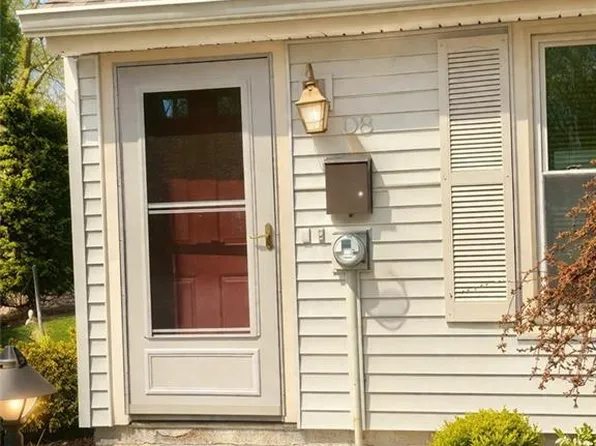 565 Smithfield Rd APT D8, North Providence, RI 02904