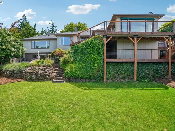 411 SE 65th Ave, Portland, OR 97215