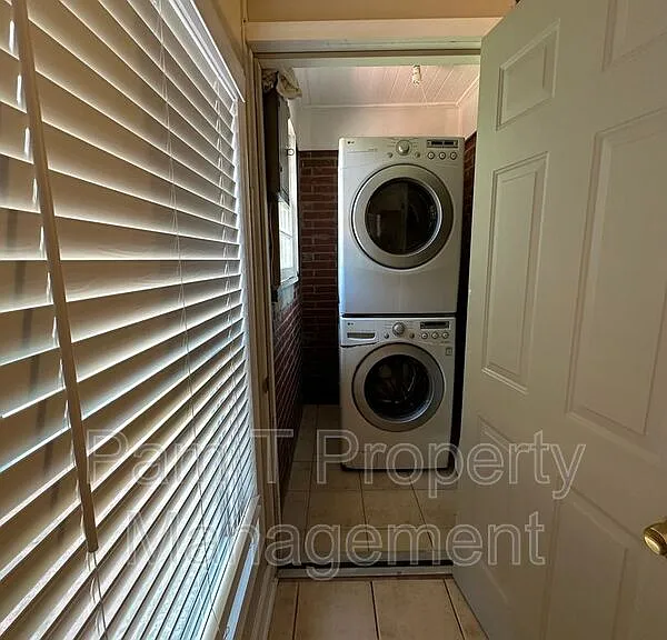201 Kensington Dr — Photo 30