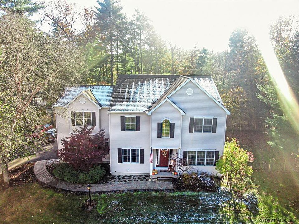 1st image of 46 Lehland Dr