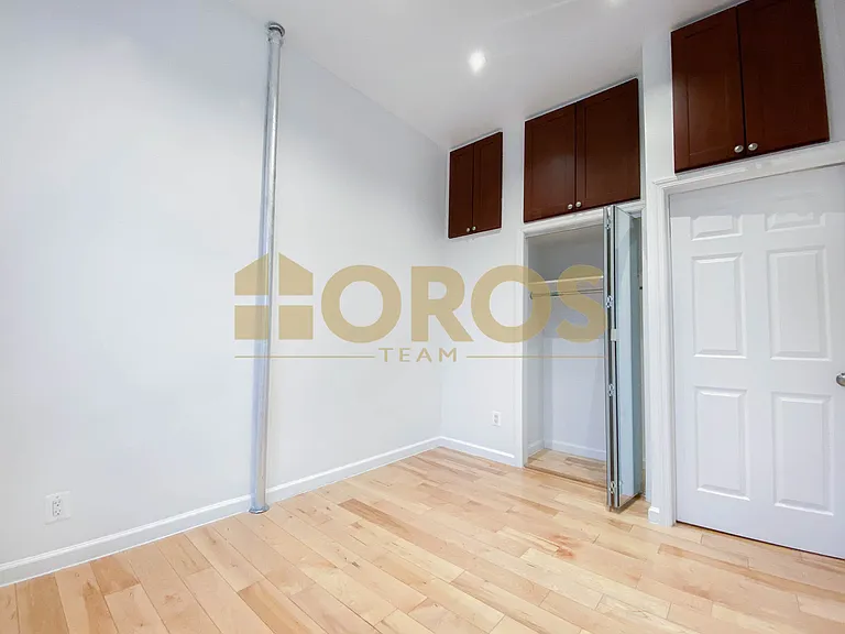 262 E 2nd St #1B — Photo 11