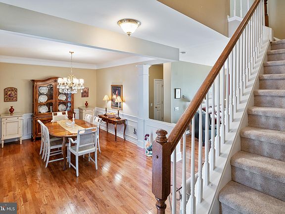 3rd image of 181 Pipers Inn Dr