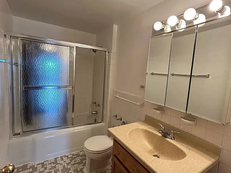 4180 Marine Terrace Apartments — Photo 161