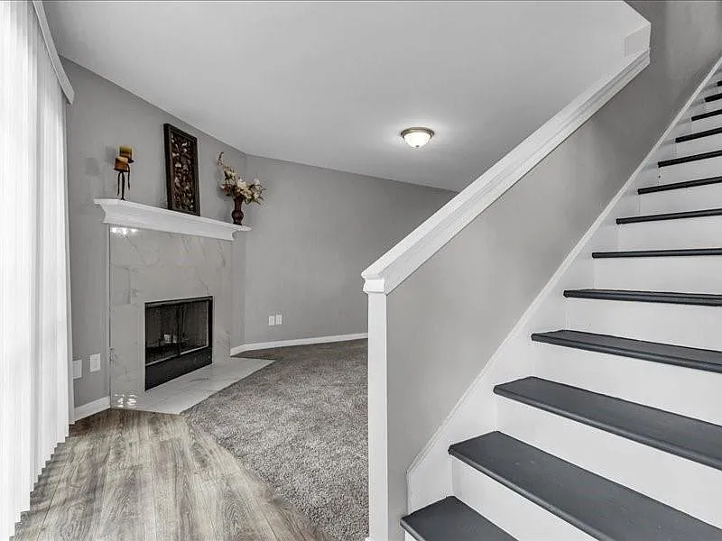 3 bed, 3.0 bath, 1402 sqft, $1,575 — Photo 3