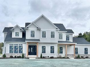 14 Grove Rd, Orchard Park, NY 14127