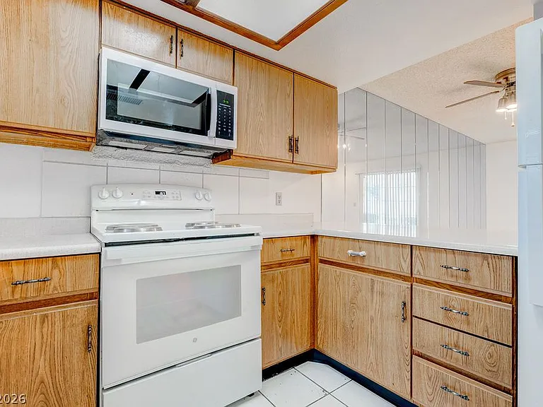 3823 S Maryland Pkwy #B2 — Photo 17