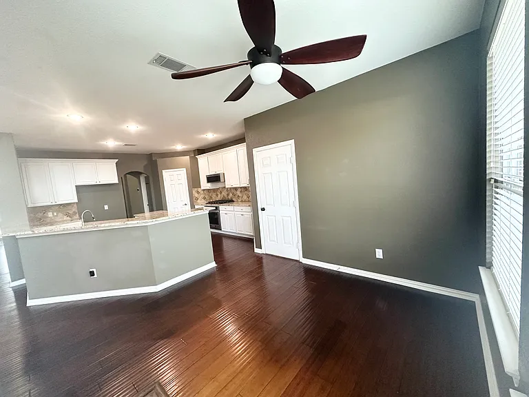806 Cascades Dr — Photo 24