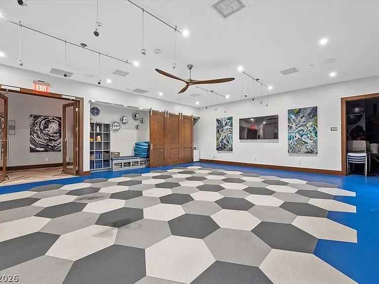 4262 Swift St — Photo 48